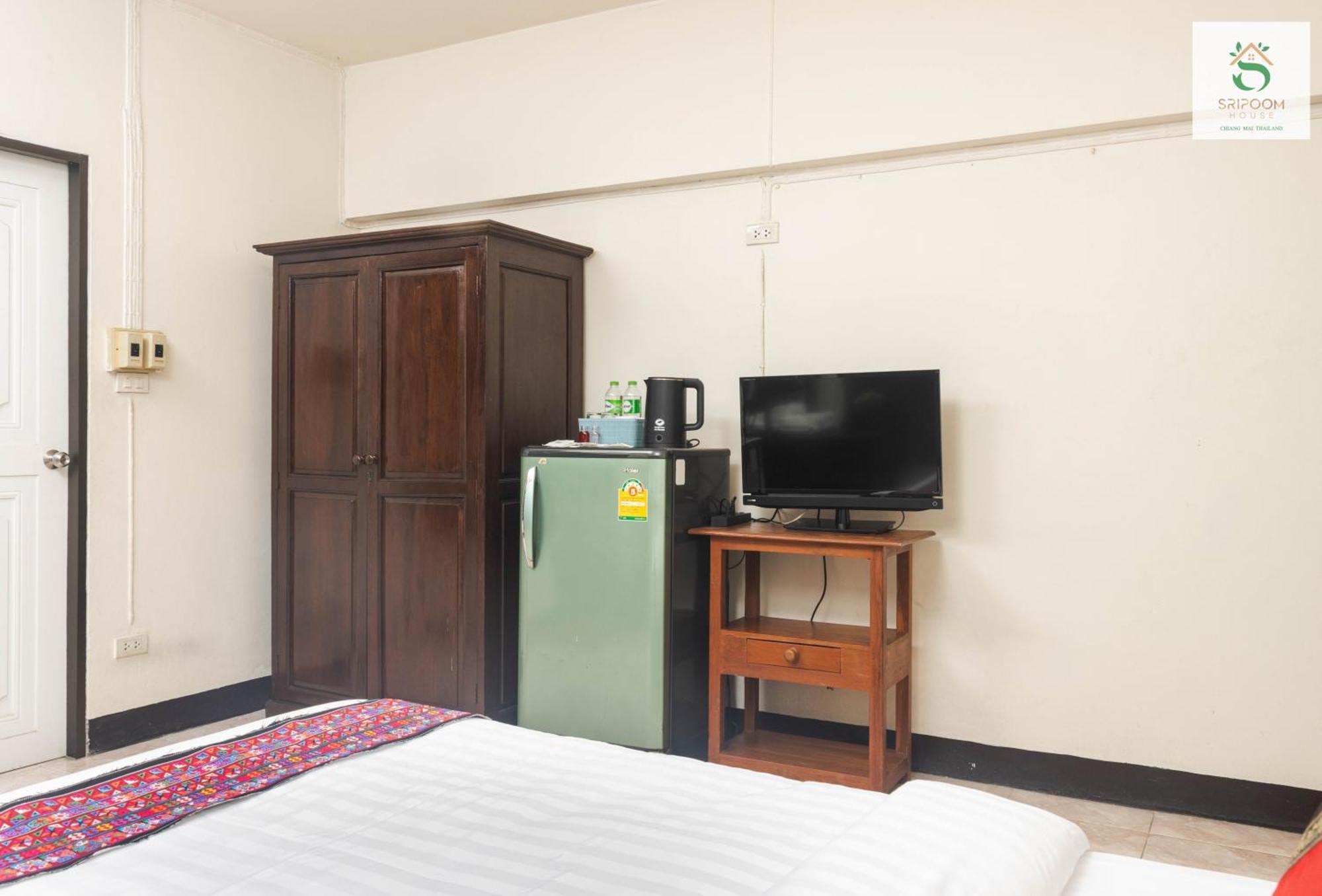 Hotel Sripoom House 1 à Chiang Mai Extérieur photo